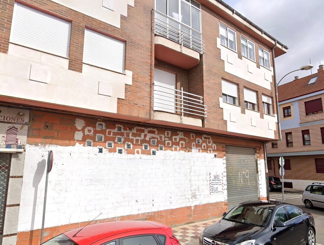 Calle Agustín Díez Alonso, Villaquilambre, León for sale Building Photo- Image 1 of 7