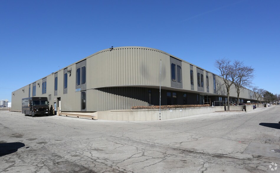 1900-2080 S Carboy Rd, Mount Prospect, IL for lease - Building Photo - Image 1 of 1