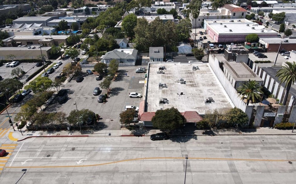 401 S Fair Oaks Ave, Pasadena, CA à louer - Photo du bâtiment - Image 2 de 21