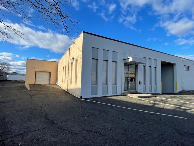 More details for 150 Commerce Rd, Carlstadt, NJ - Industrial for Lease