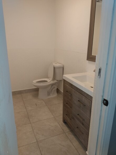 1000 S Dixie Hwy W, Pompano Beach, FL à louer - Photo intérieure - Image 3 de 13