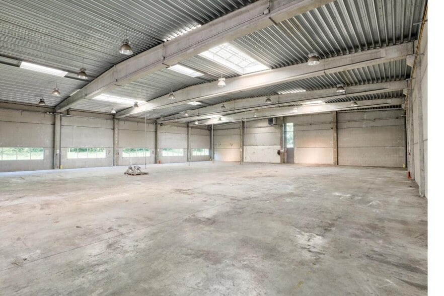 8 Rue Jacqueline Auriol, Chilly-Mazarin for lease - Interior Photo - Image 3 of 3