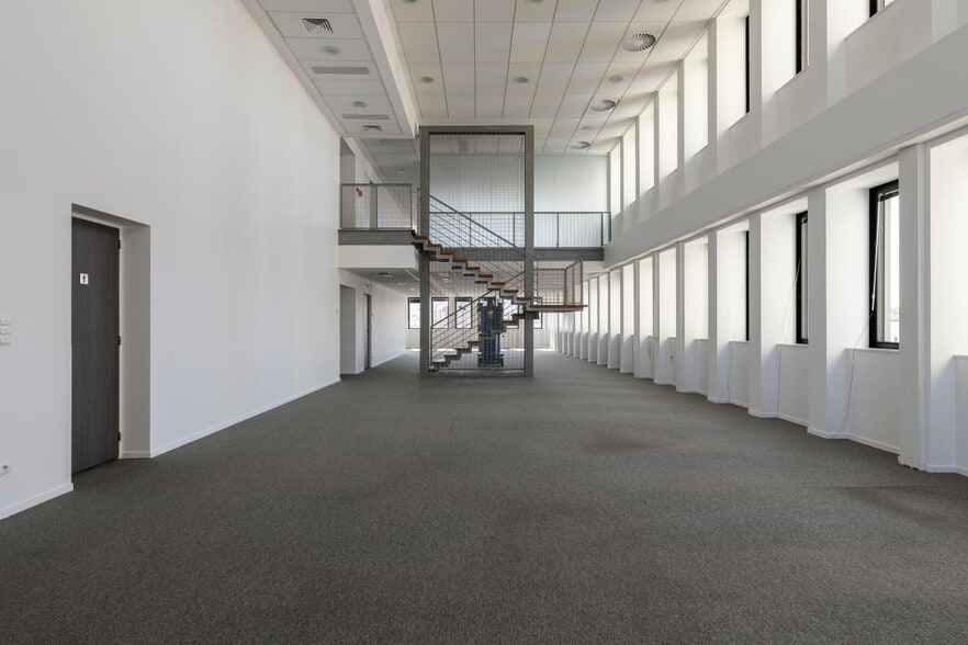 23 Rue Daviel, Paris for lease - Interior Photo - Image 3 of 4