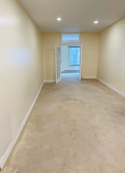 707 Lexington Ave, New York, NY for lease - Building Photo - Image 2 of 6