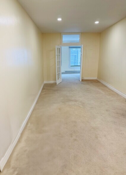 707 Lexington Ave, New York, NY à louer - Photo du bâtiment - Image 2 de 6