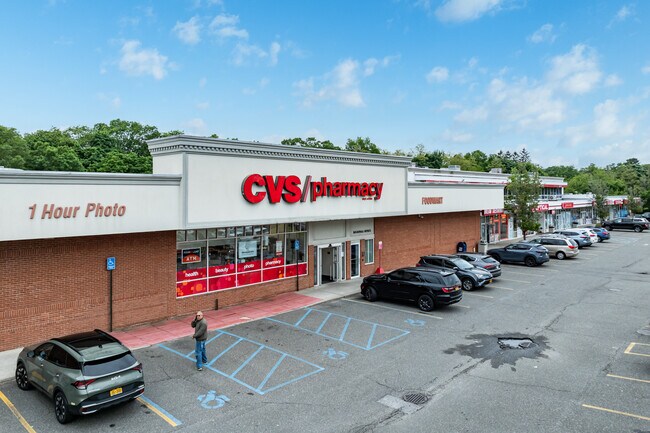 Plus de détails pour 508-520 Larkfield Rd, East Northport, NY - Bureau à louer