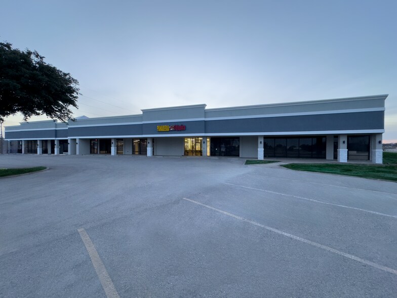 511 E Camp Wisdom Rd, Duncanville, TX à louer - Photo du bâtiment - Image 1 de 16