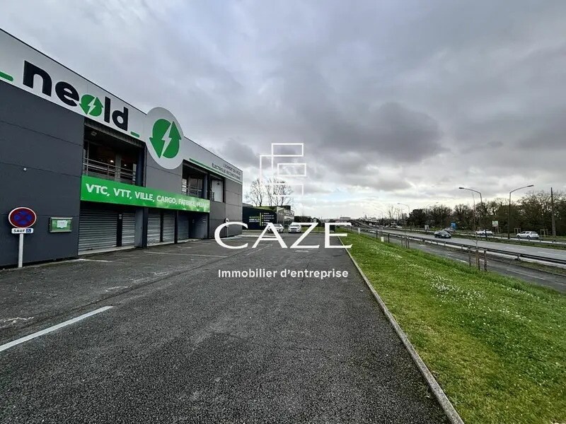Flex in Bordeaux for lease Building Photo- Image 1 of 11