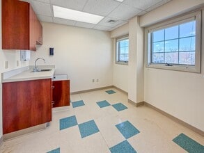 42 E High St, East Hampton, CT à louer Photo intérieure- Image 2 de 13