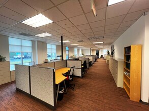 750 Estate Dr, Deerfield, IL à louer Photo intérieure- Image 2 de 5