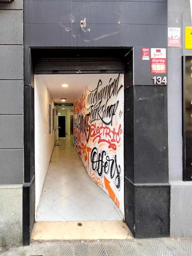 Plus de détails pour Carretera de Vic, 134, Manresa - Commerce de détail à louer