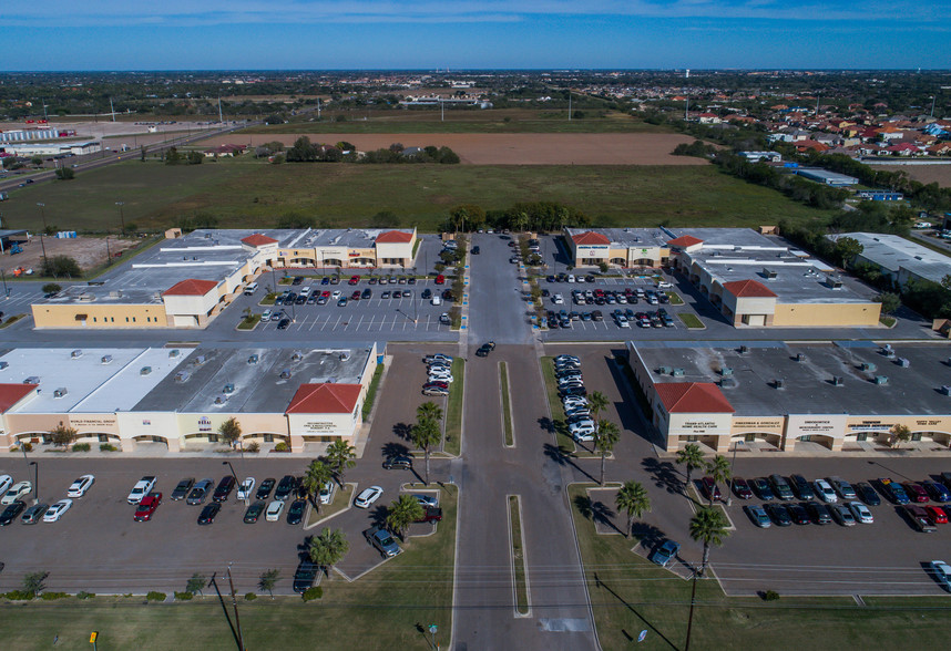 4104-4162 Crosspoint Blvd, Edinburg, TX for lease - Aerial - Image 2 of 3