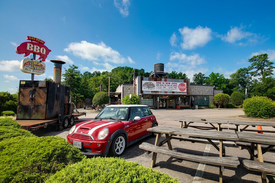 8205 W Broad St, Richmond, VA à vendre - Photo du bâtiment - Image 2 de 45