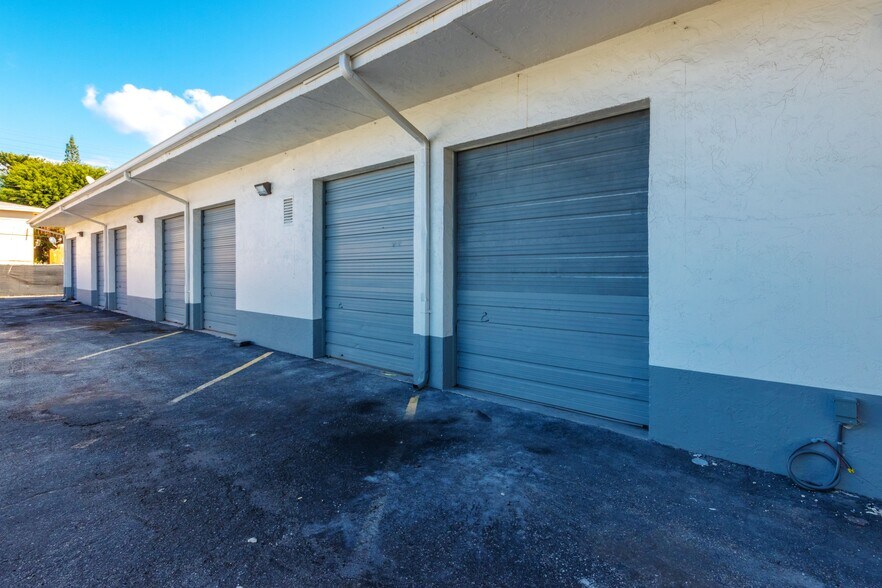 518 N G St, Lake Worth Beach, FL à louer - Photo du bâtiment - Image 3 de 16