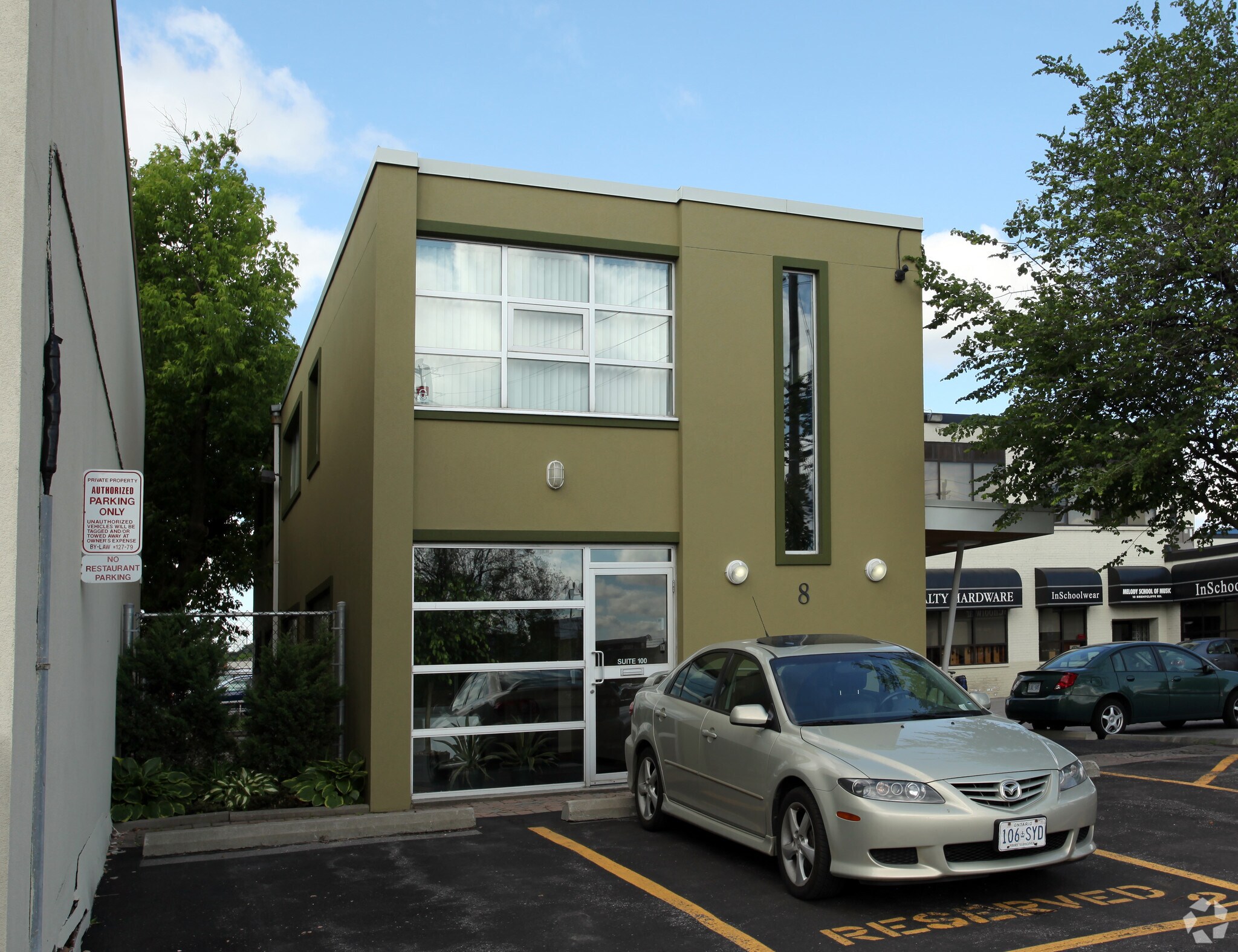 8 Brentcliffe Rd, Toronto, ON for sale Primary Photo- Image 1 of 1