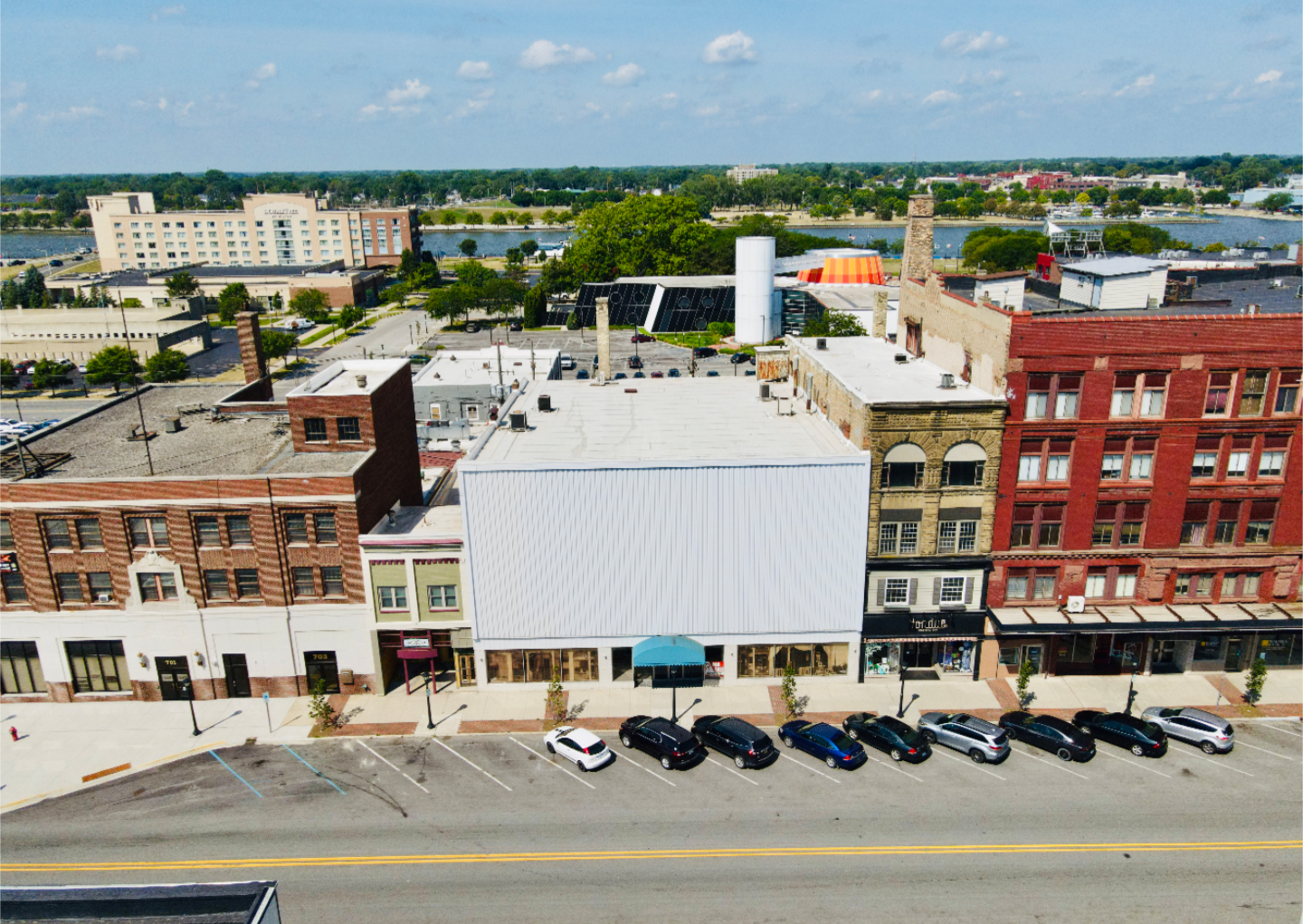 711 Washington Ave, Bay City, MI à vendre Photo du bâtiment- Image 1 de 67