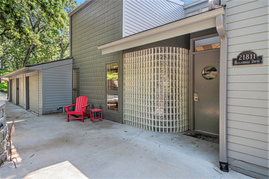 21811 Hillandale Rd, Elkhorn, NE for sale - Building Photo - Image 2 of 41