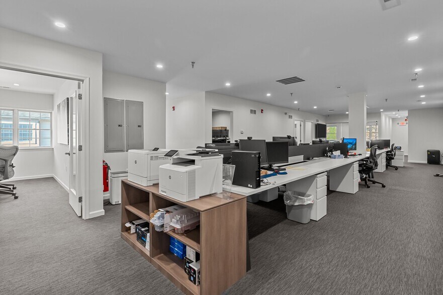 790 Newtown Yardley Rd, Newtown, PA à vendre - Photo intérieure - Image 3 de 56