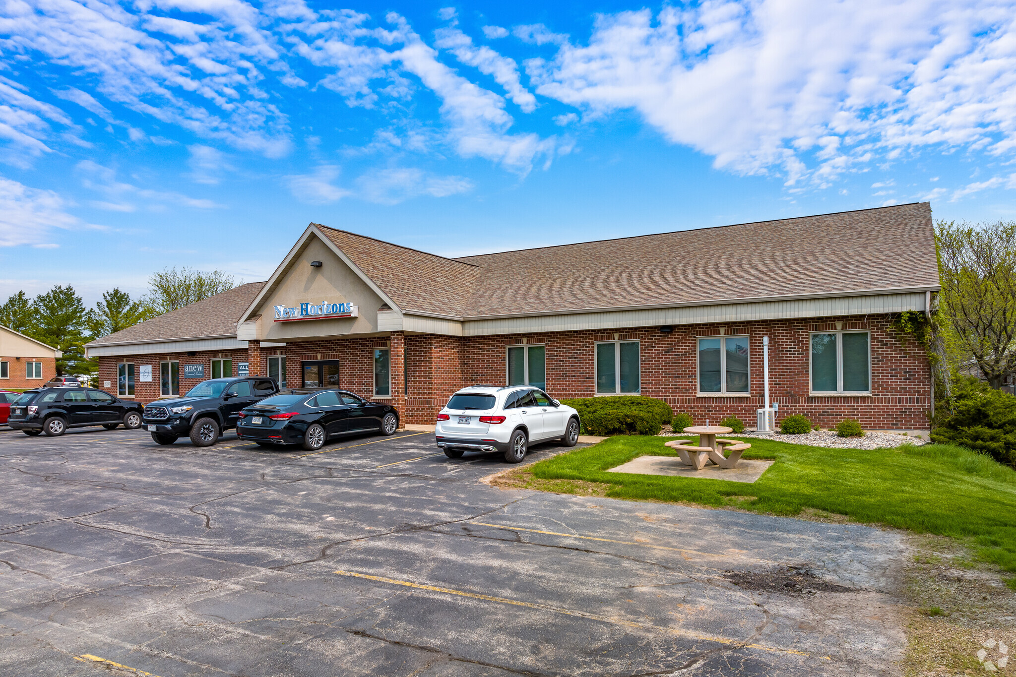 5793 W Grande Market Dr, Appleton, WI for lease Building Photo- Image 1 of 41