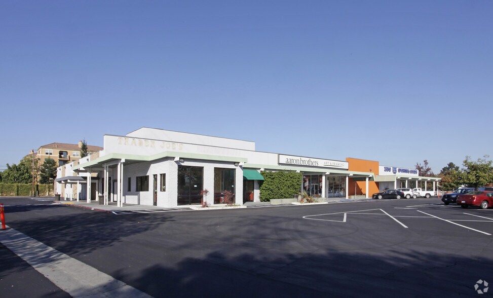 701-727 Sunnyvale Saratoga Rd, Sunnyvale, CA à louer - Photo principale - Image 1 de 7