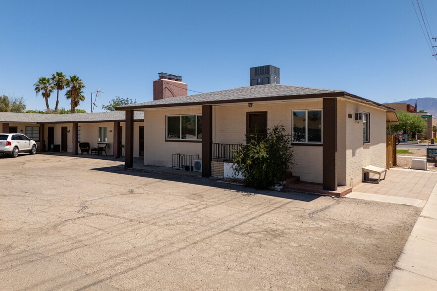 233 W Mesquite Blvd, Mesquite, NV for sale - Building Photo - Image 2 of 24