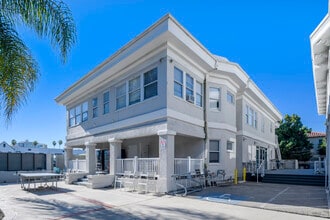 1551-1555 Cassil Pl, Los Angeles, CA for lease Interior Photo- Image 1 of 2