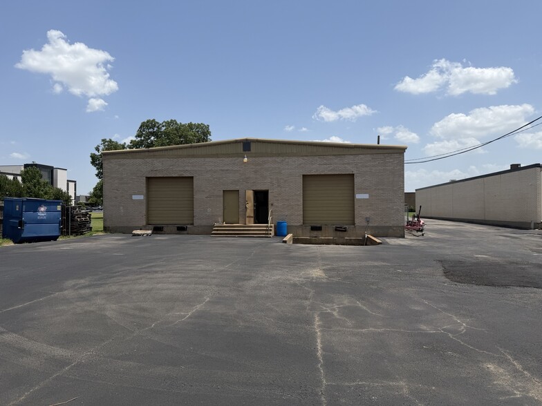 1000 Pamela Dr, Euless, TX for sale - Building Photo - Image 3 of 9