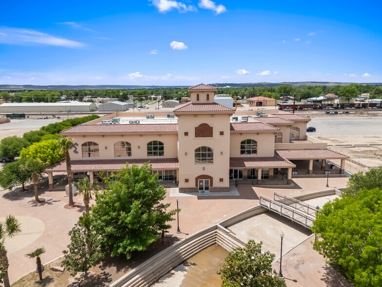 400-2 Cascade Ave, Carlsbad, NM à vendre - Photo du bâtiment - Image 2 de 8
