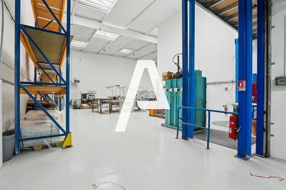 Industrial in Ivry-sur-Seine for lease Interior Photo- Image 1 of 8