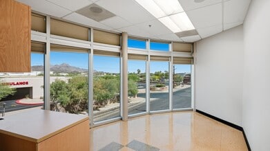 9100 N 2nd St, Phoenix, AZ à louer Photo intérieure- Image 1 de 5
