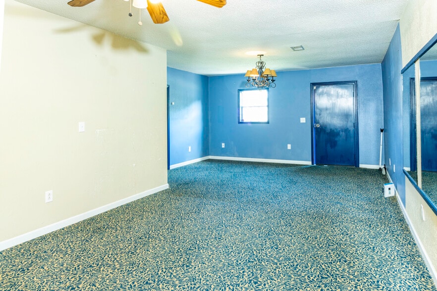 124 Chestnut St, Pulaski, TN à vendre - Photo du bâtiment - Image 3 de 35