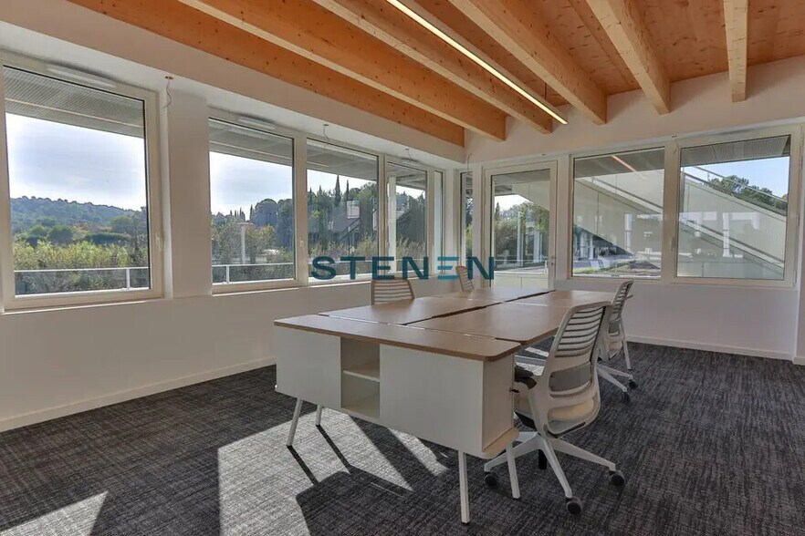 Bureau dans Ventabren à louer - Photo intérieure - Image 2 de 7