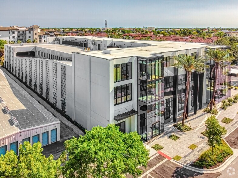 111 10th St S, Naples, FL à louer - Photo du bâtiment - Image 2 de 25