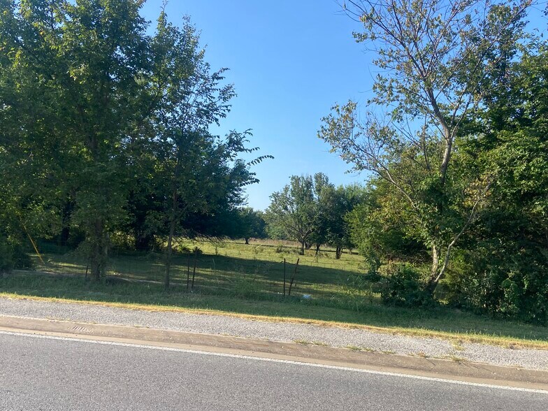 3300 W Kearney St, Springfield, MO à vendre - Photo du bâtiment - Image 3 de 13