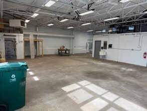 3475 Cardiff Ave, Cincinnati, OH for lease Interior Photo- Image 2 of 7
