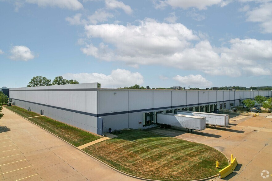 2211-2231 Hitzert Ct, Fenton, MO à louer - Photo du bâtiment - Image 3 de 4