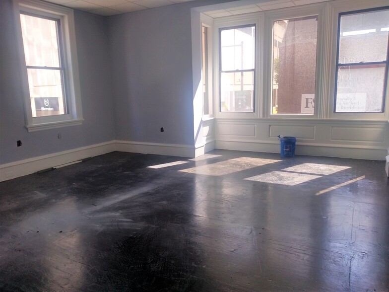 148 N 17th St, Philadelphia, PA for lease - Interior Photo - Image 2 of 3