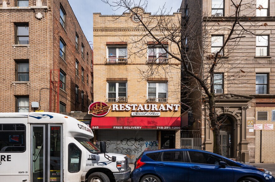545 E 183rd St, Bronx, NY à vendre - Photo du bâtiment - Image 3 de 3
