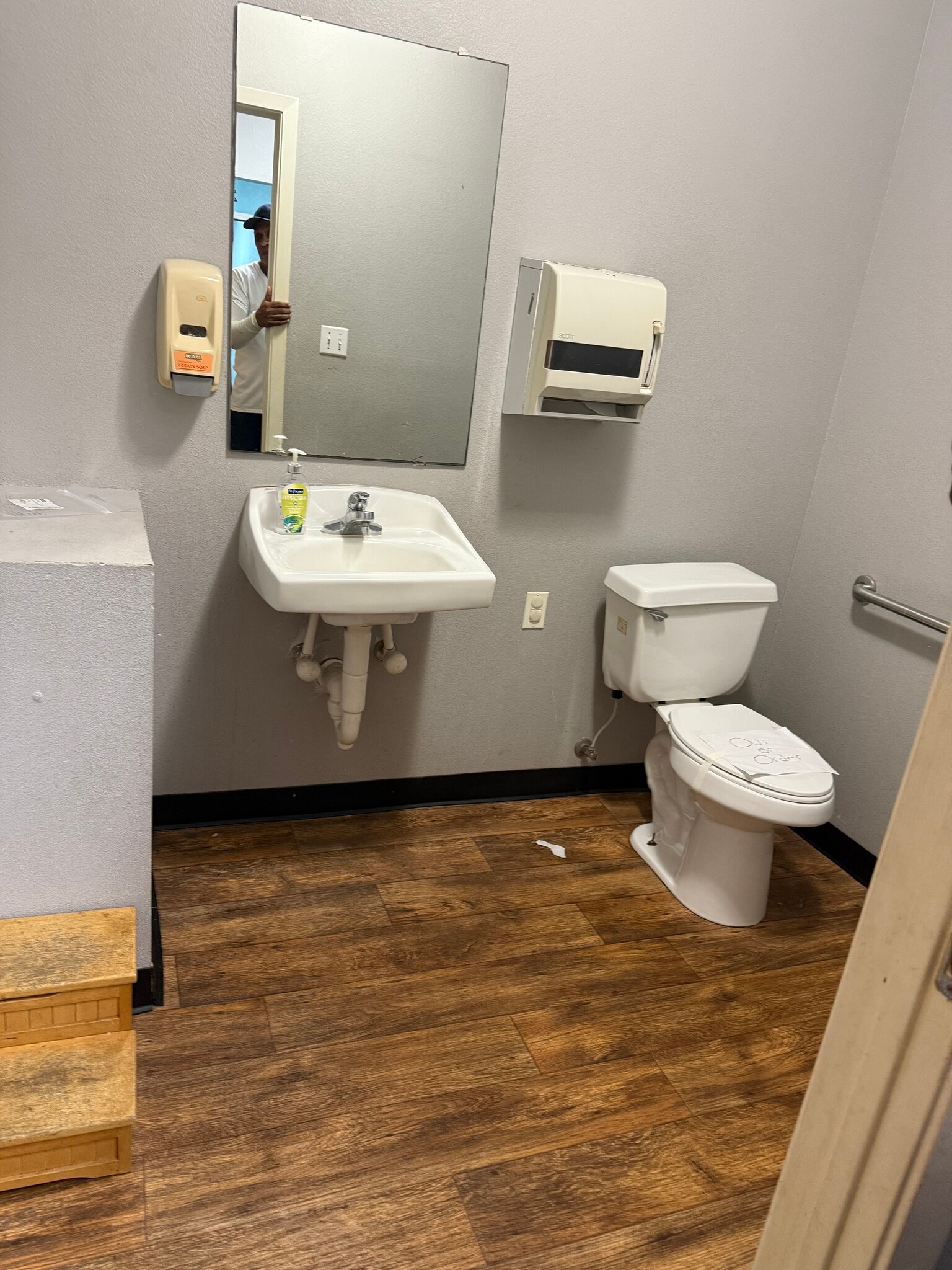 6570 Caroline St, Milton, FL for lease Interior Photo- Image 1 of 5