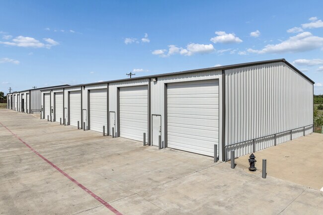 Plus de détails pour 10552 County Road 213, Forney, TX - Industriel à louer