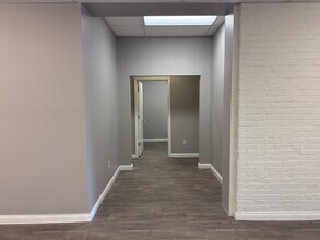 2231 W Franklin, Evansville, IN for lease Interior Photo- Image 2 of 7