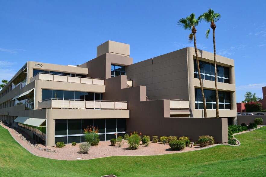 8700 E Via de Ventura, Scottsdale, AZ à louer - Photo du bâtiment - Image 1 de 3