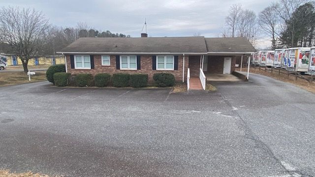 326 E Blackstock Rd, Spartanburg, SC for lease Building Photo- Image 1 of 11