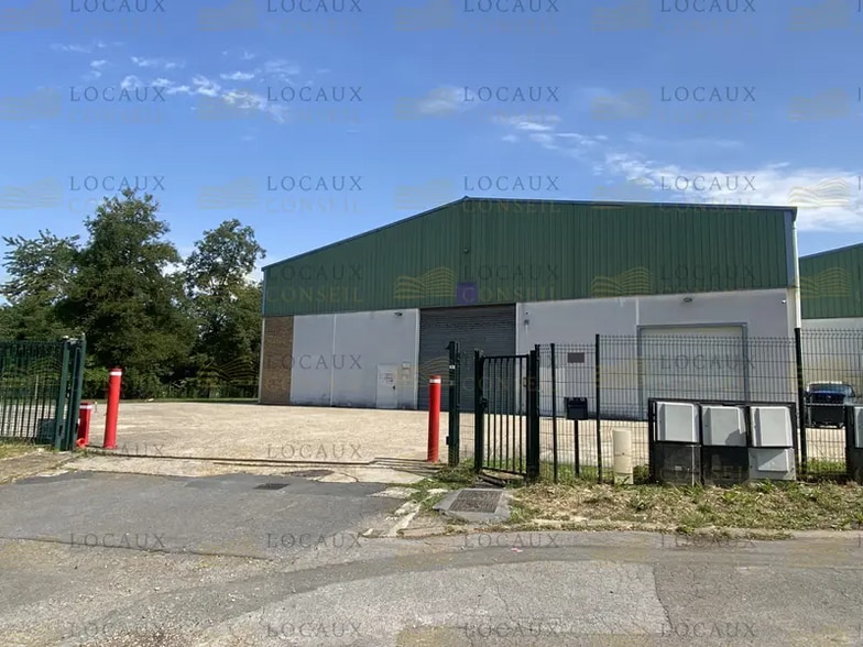 12 Rue Boris Vian, Saint-Ouen-l'Aumône for lease - Building Photo - Image 2 of 3