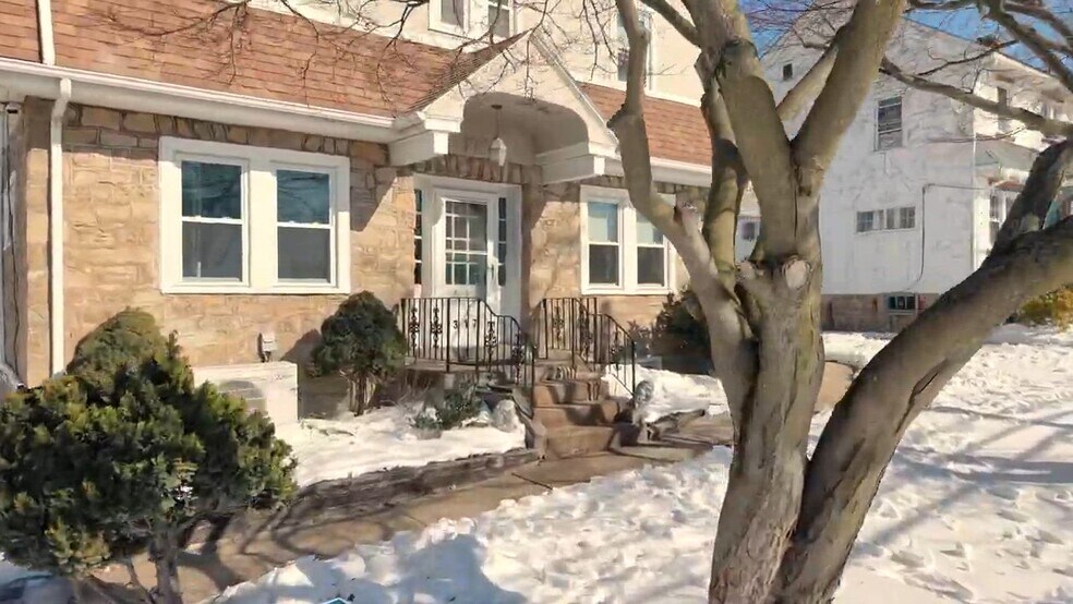 317 W Johnson Hwy, Norristown, PA à vendre - Vidéo sur l’inscription commerciale - Image 2 de 21
