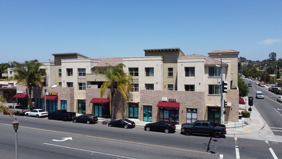 1440 S Escondido Blvd, Escondido, CA à louer - Photo du bâtiment - Image 2 de 4