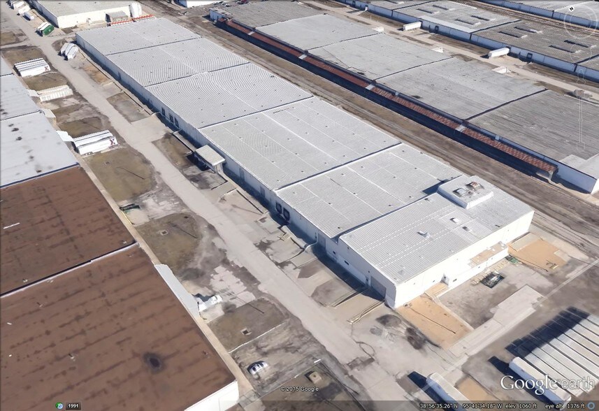 925 SW University Blvd, Topeka, KS à vendre - Photo du bâtiment - Image 3 de 8