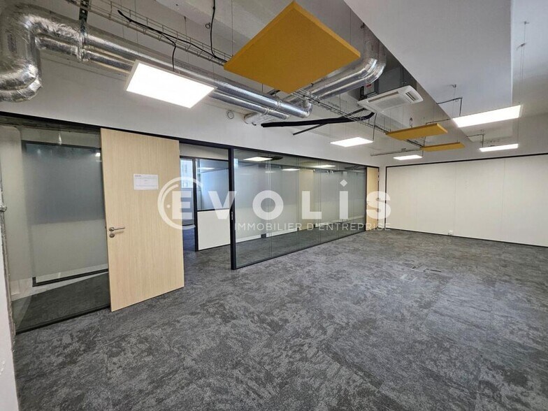 70 Rue Jean Bleuzen, Vanves à louer - Photo du bâtiment - Image 2 de 51
