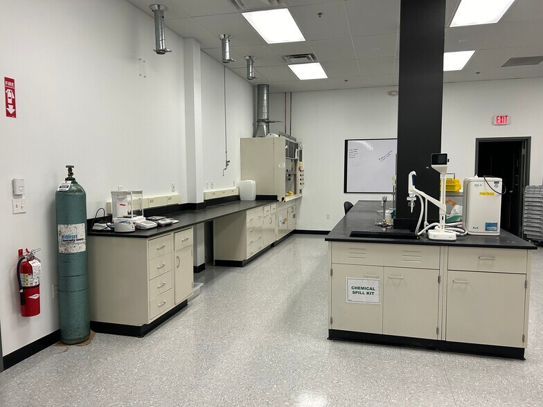 38-72 Cummings Park, Woburn, MA à louer - Photo intérieure - Image 3 de 15