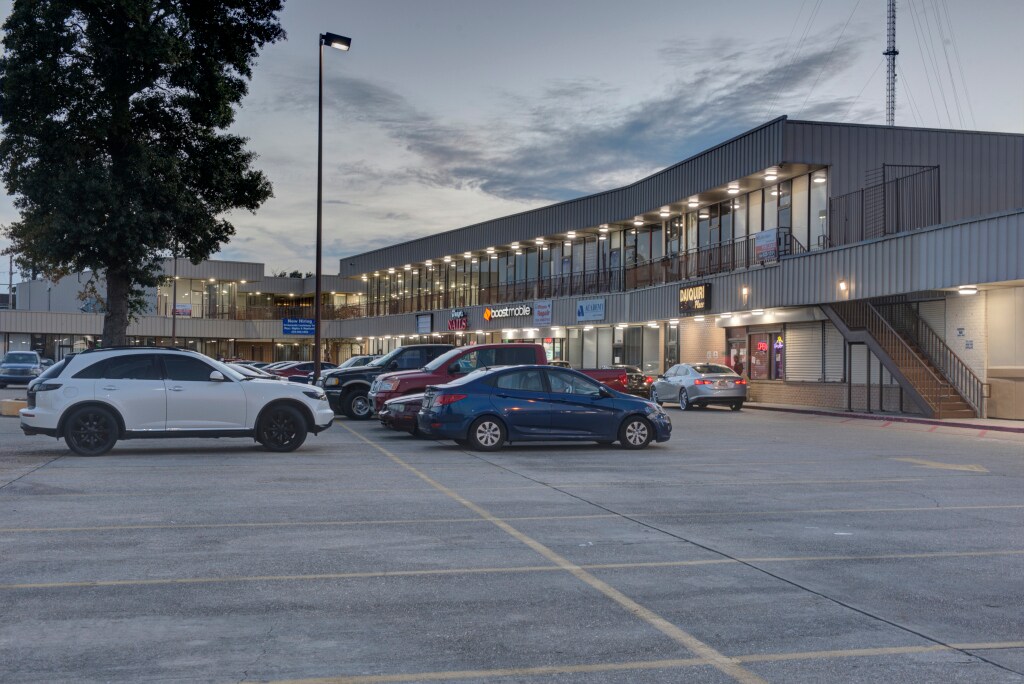 3701 General Degaulle Dr, New Orleans, LA à louer Photo du bâtiment- Image 1 de 6